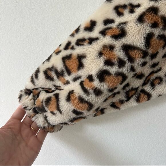 Victoria's Secret Know One Cares Cropped Leopard Fuzzy Puffer Bomber Jacket XS - Picture 5 of 6